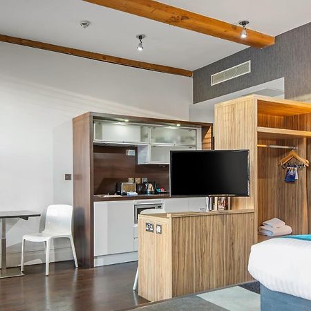 Roomzzz Manchester City Екстериор снимка